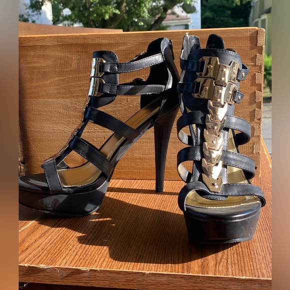 john Romaine Shoes - New black with gold gladiator stilettos heels sz10M bytes John Romaine